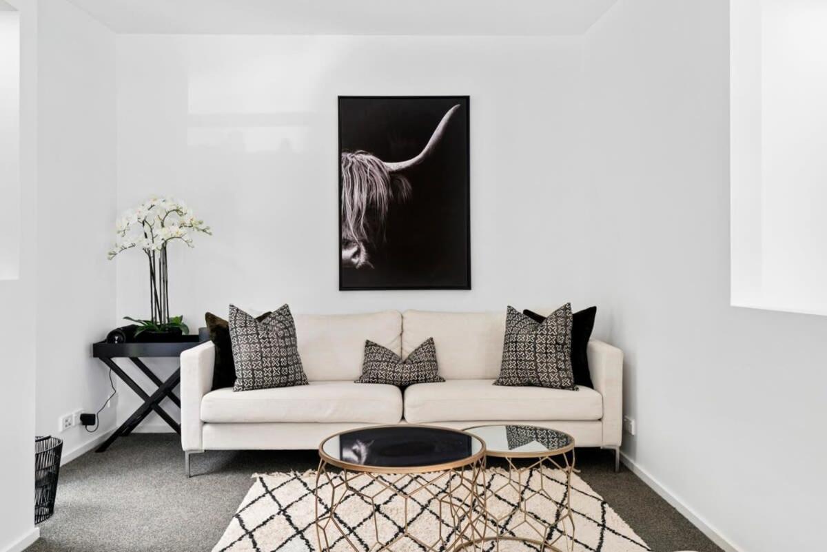 Central Queenstown Luxury Exterior photo